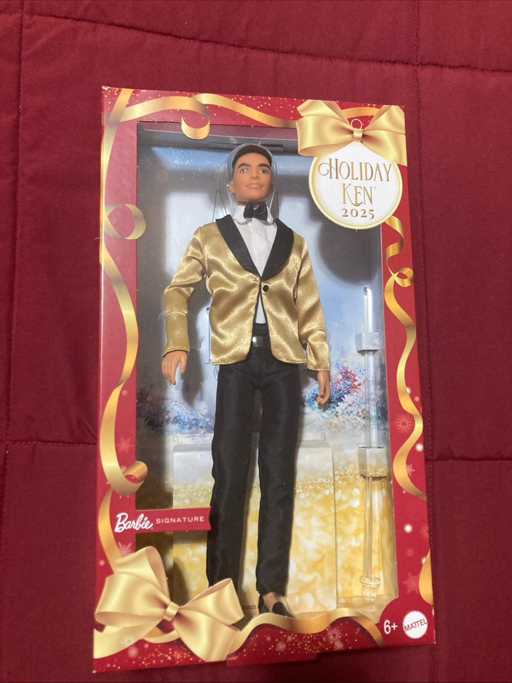 Signature 2025 Holiday Black Hair Ken Collectible Fashion Doll
W- Full Suit NIB